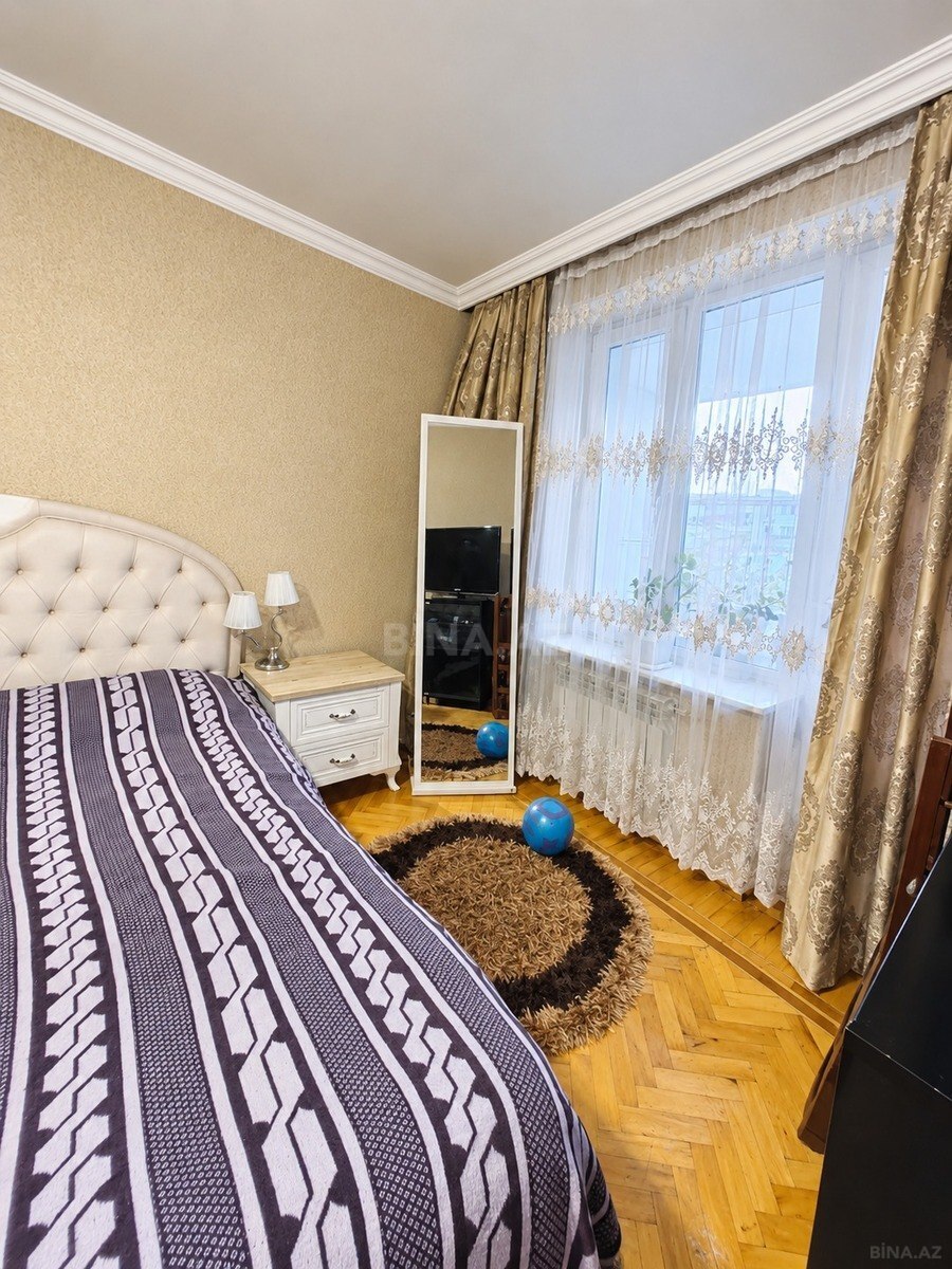 4 otaqlı Köhnə tikili, Nizami m., Bakı