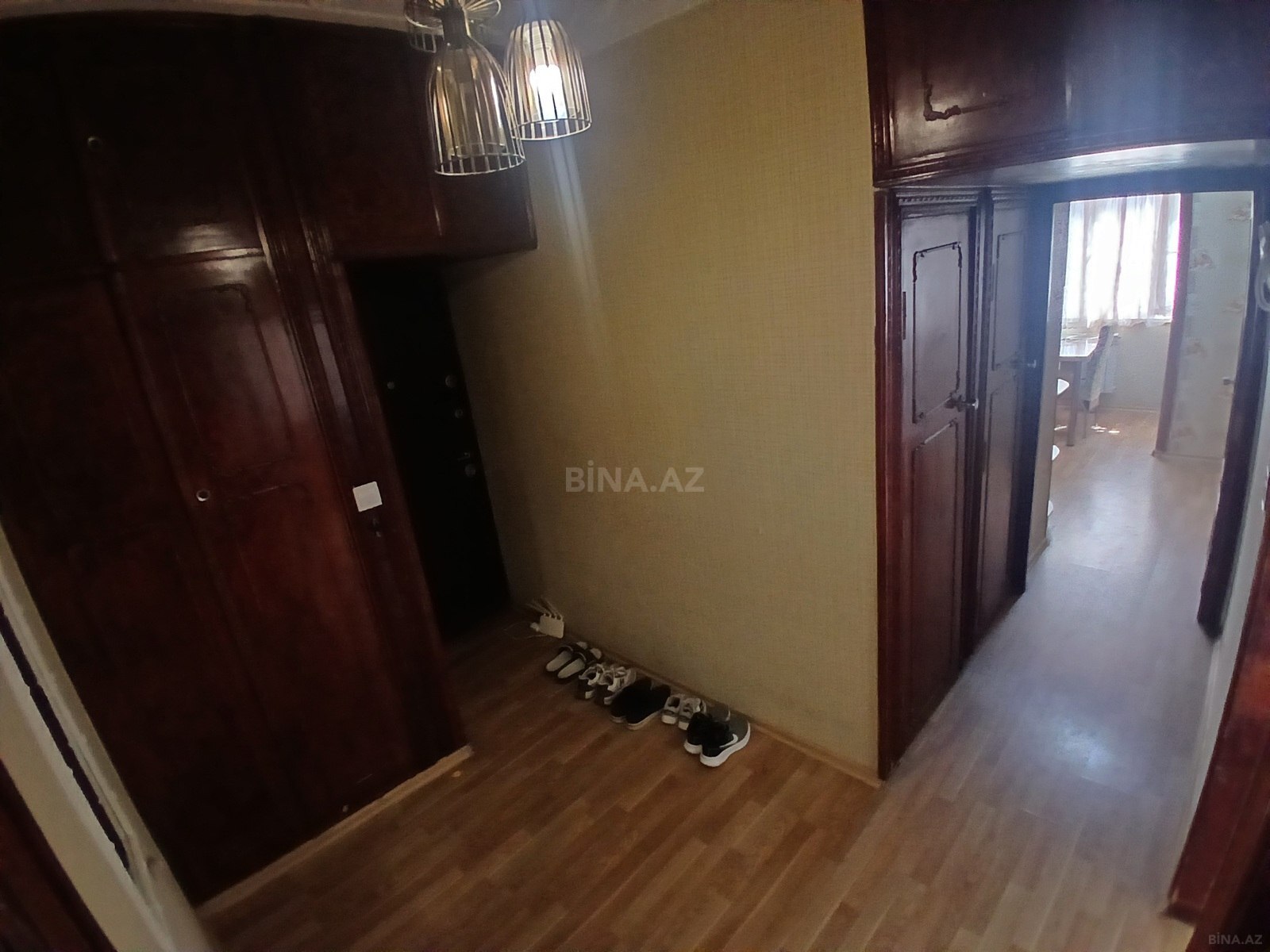 3 otaqlı Köhnə tikili, Xalqlar Dostluğu m., Bakı