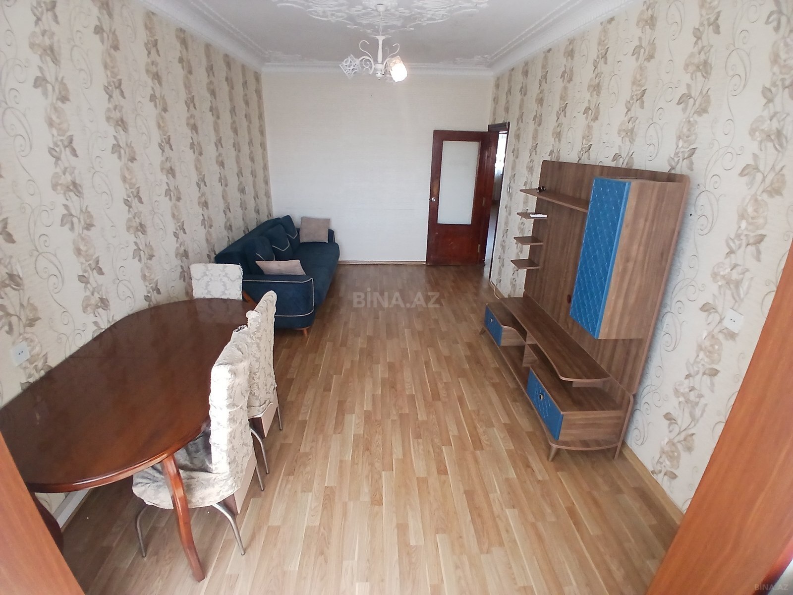 3 otaqlı Köhnə tikili, Xalqlar Dostluğu m., Bakı