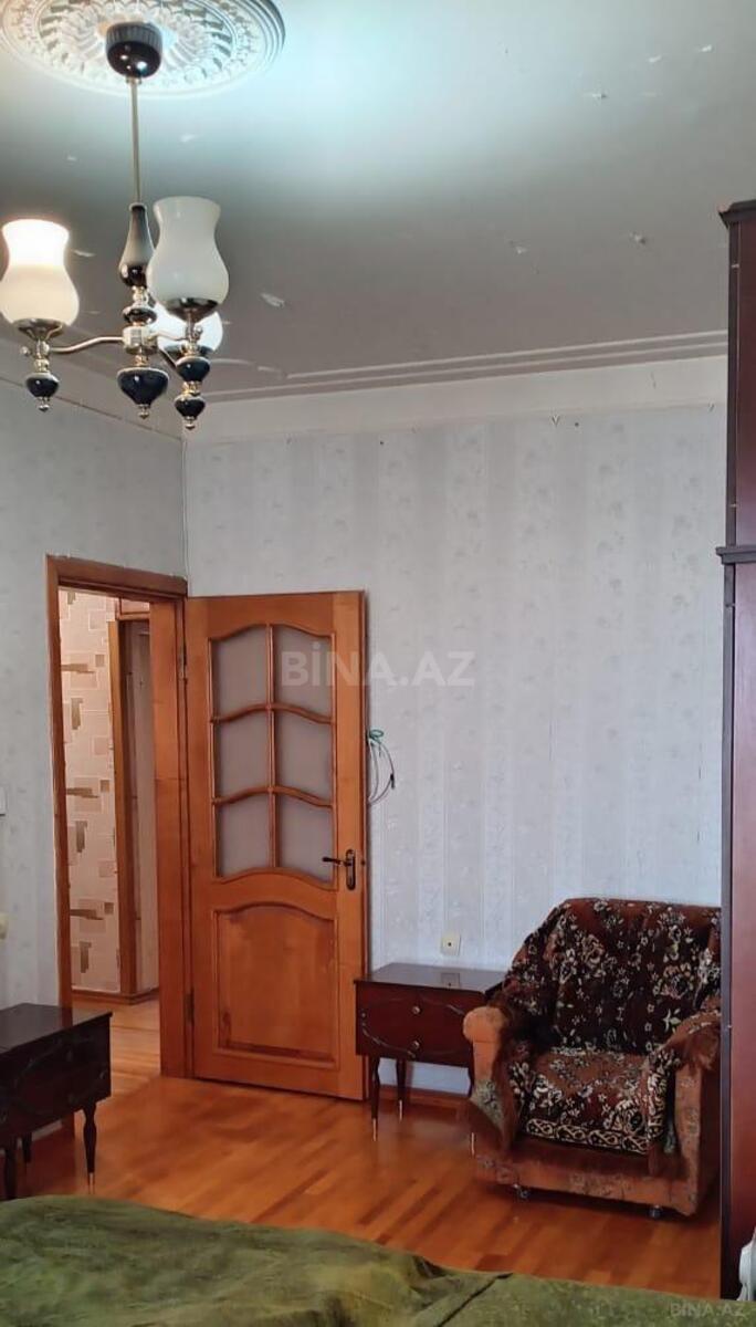 3 otaqlı Köhnə tikili, Memar Əcəmi m., Bakı
