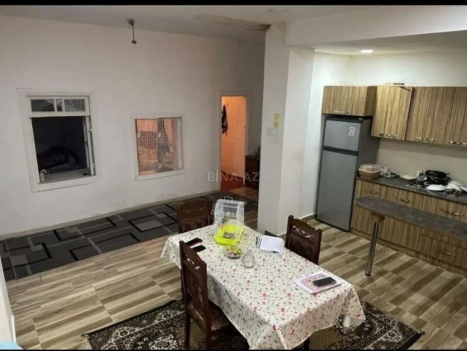3 otaqlı Köhnə tikili, Elmlər Akademiyası m., Bakı