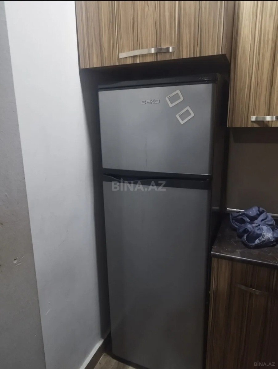 3 otaqlı Köhnə tikili, Elmlər Akademiyası m., Bakı