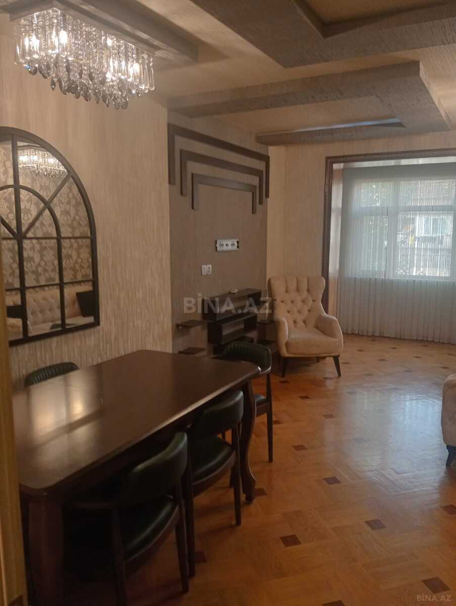 2 otaqlı Köhnə tikili, Neftçilər m., Bakı