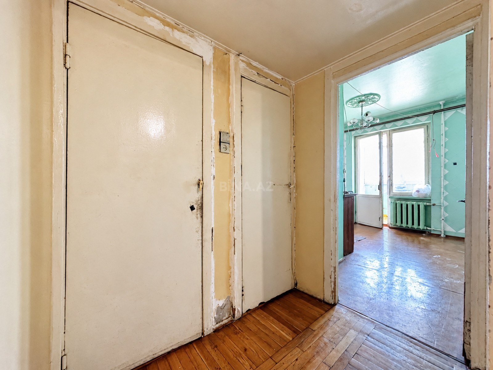 3 otaqlı Köhnə tikili, Qara Qarayev m., Bakı