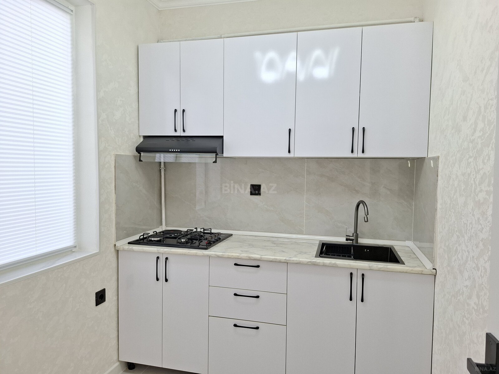 2 otaqlı Köhnə tikili, Memar Əcəmi m., Bakı