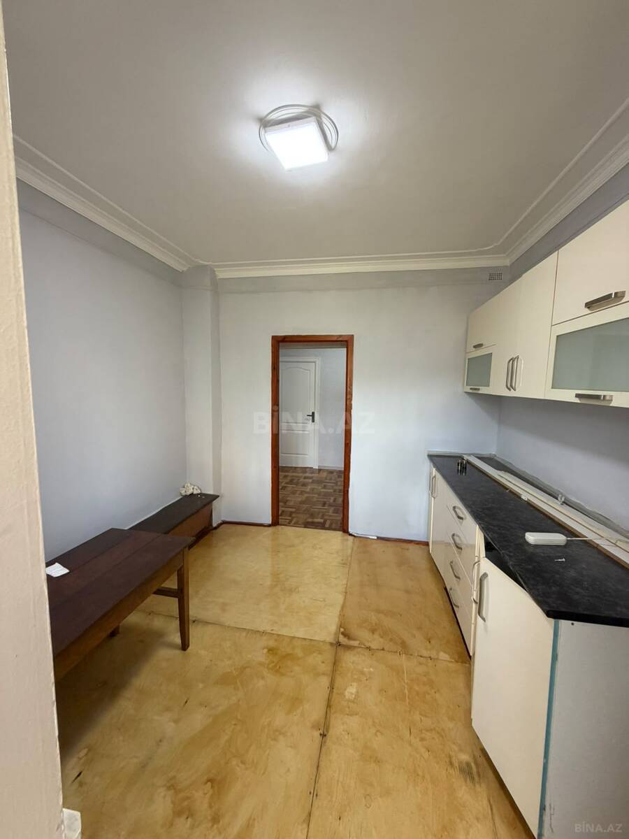 3 otaqlı Köhnə tikili, Xətai r., Bakı