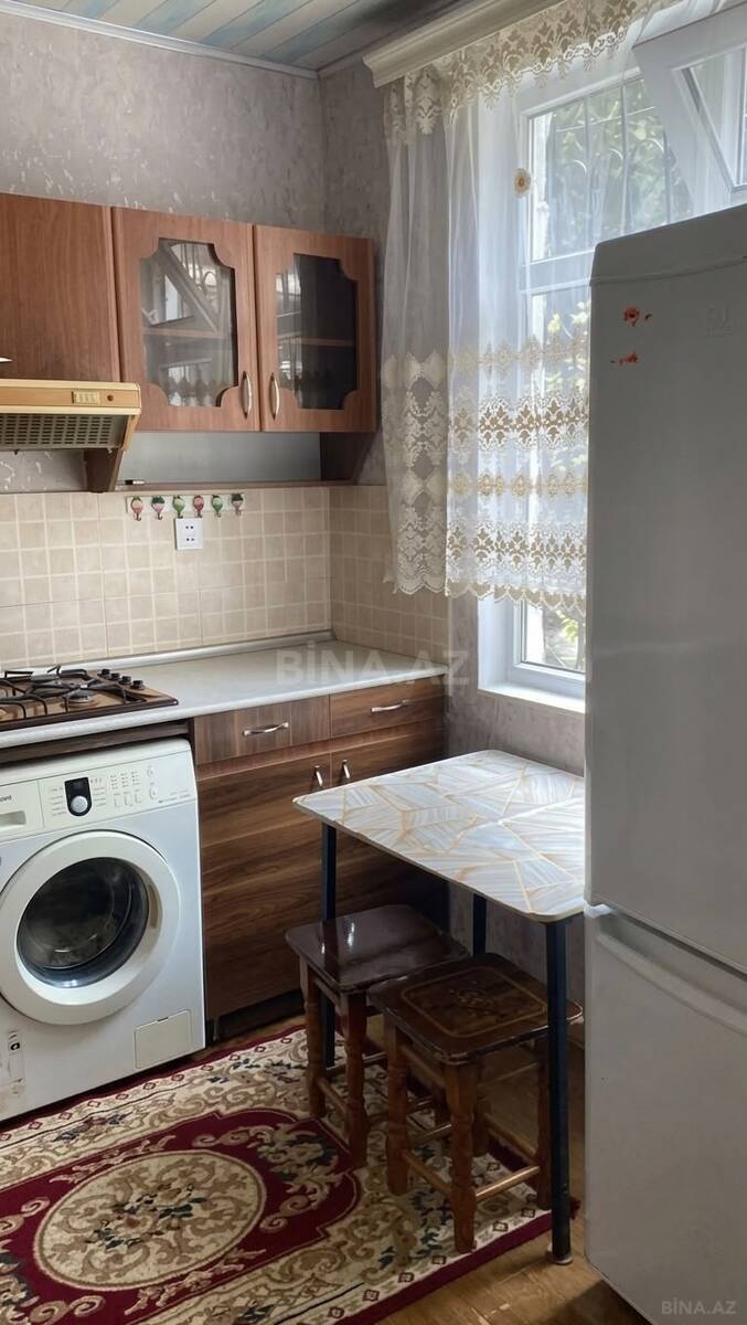 2 otaqlı Köhnə tikili, Memar Əcəmi m., Bakı