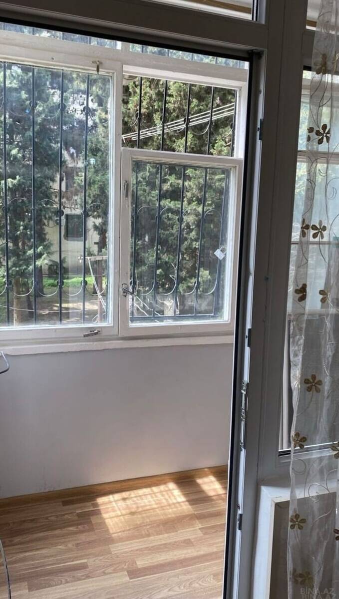 2 otaqlı Köhnə tikili, Memar Əcəmi m., Bakı