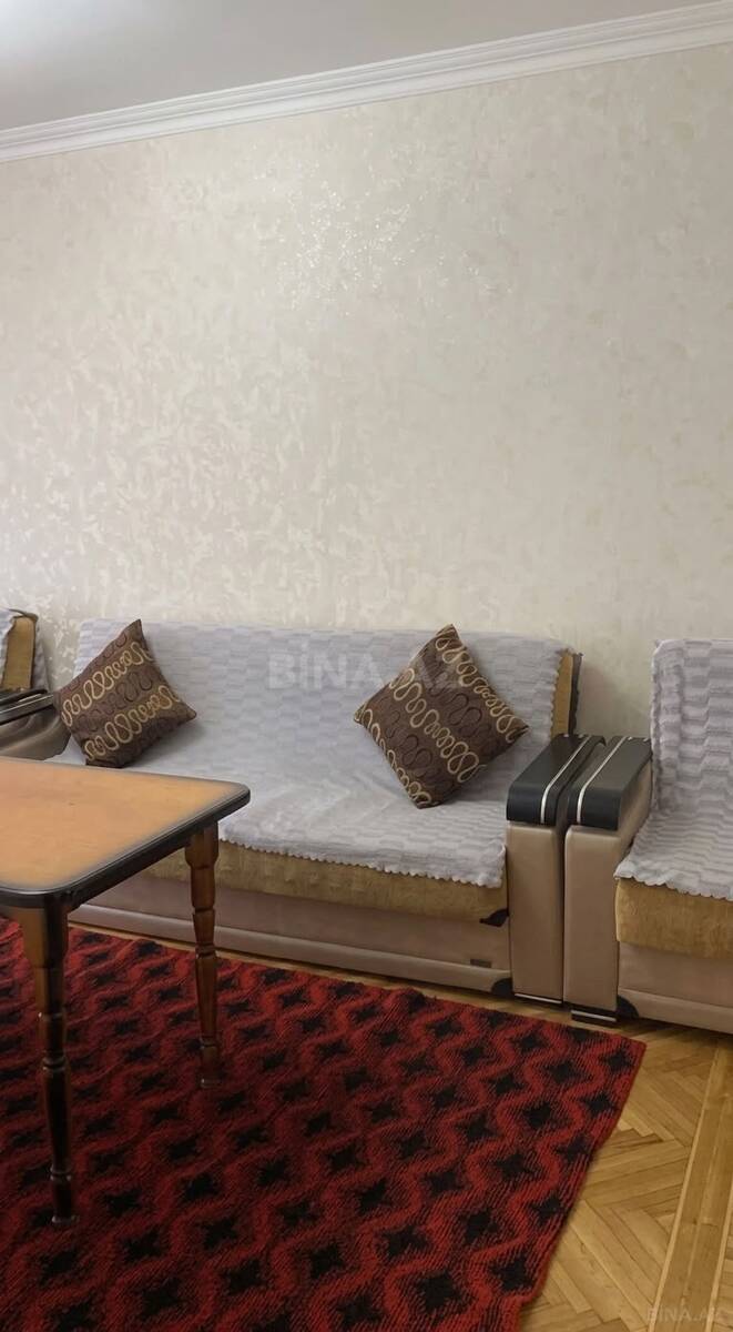 2 otaqlı Köhnə tikili, Memar Əcəmi m., Bakı