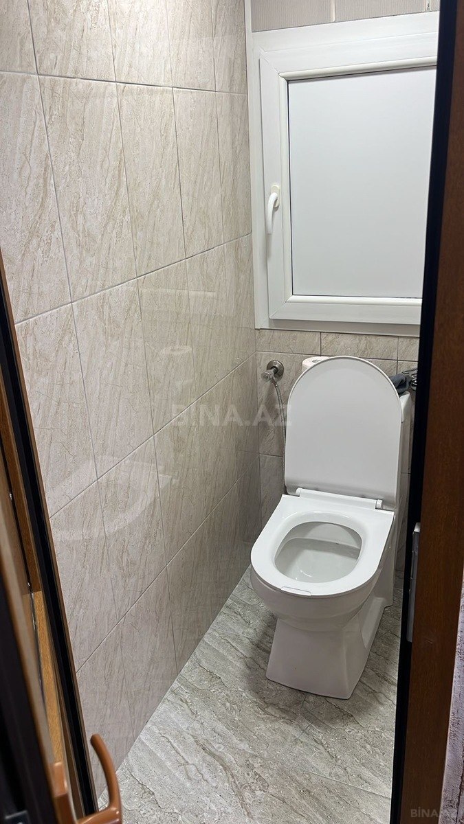 2 otaqlı Köhnə tikili, Memar Əcəmi m., Bakı