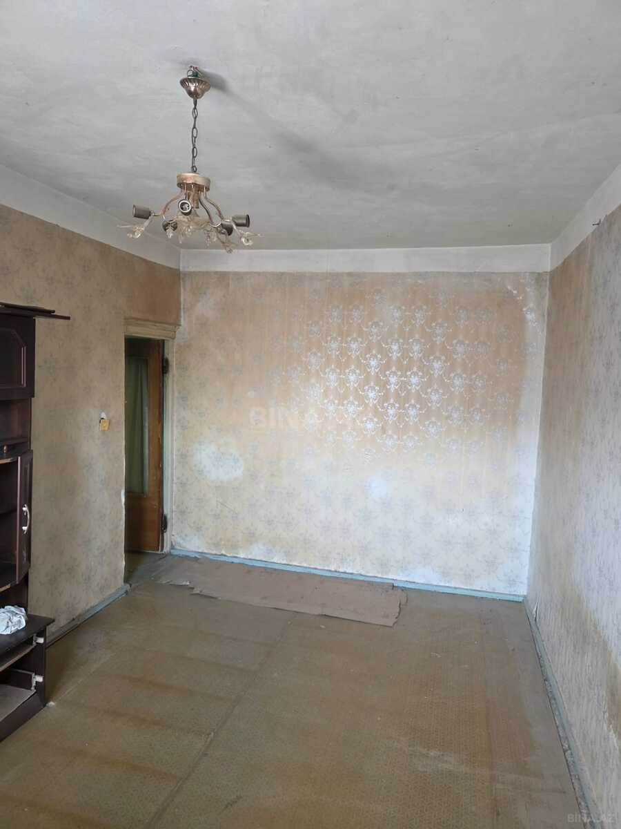 4 otaqlı Köhnə tikili, Qaraçuxur q., Bakı