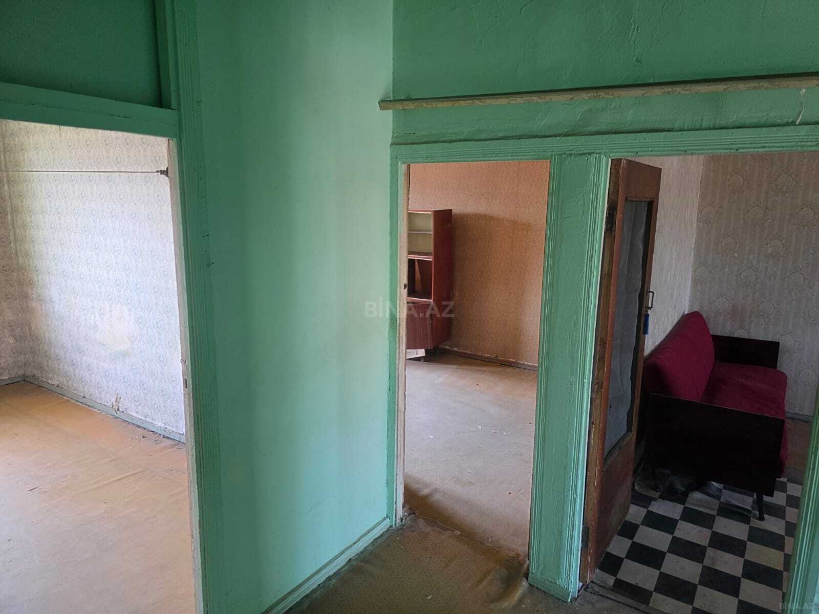 4 otaqlı Köhnə tikili, Qaraçuxur q., Bakı