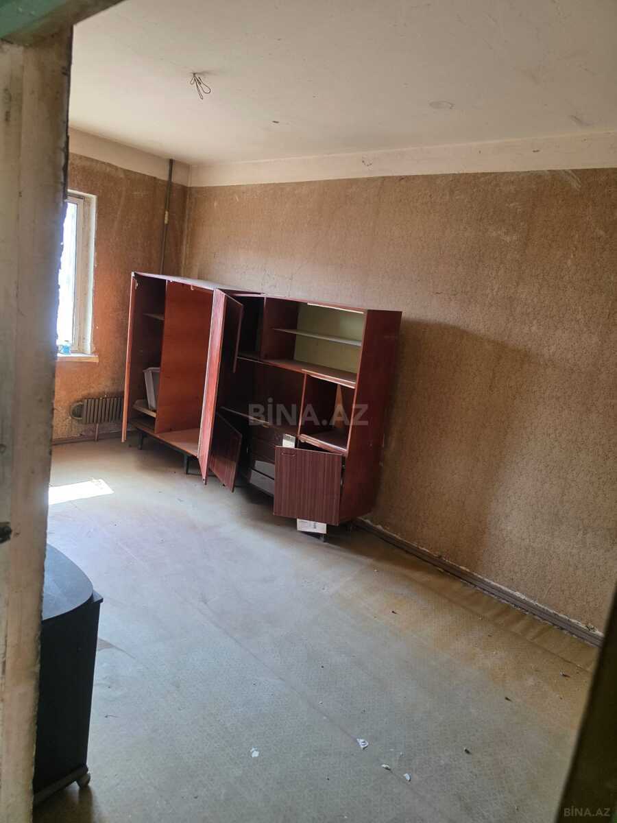 4 otaqlı Köhnə tikili, Qaraçuxur q., Bakı