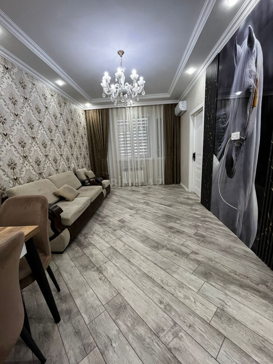 2 otaqlı Köhnə tikili, Memar Əcəmi m., Bakı