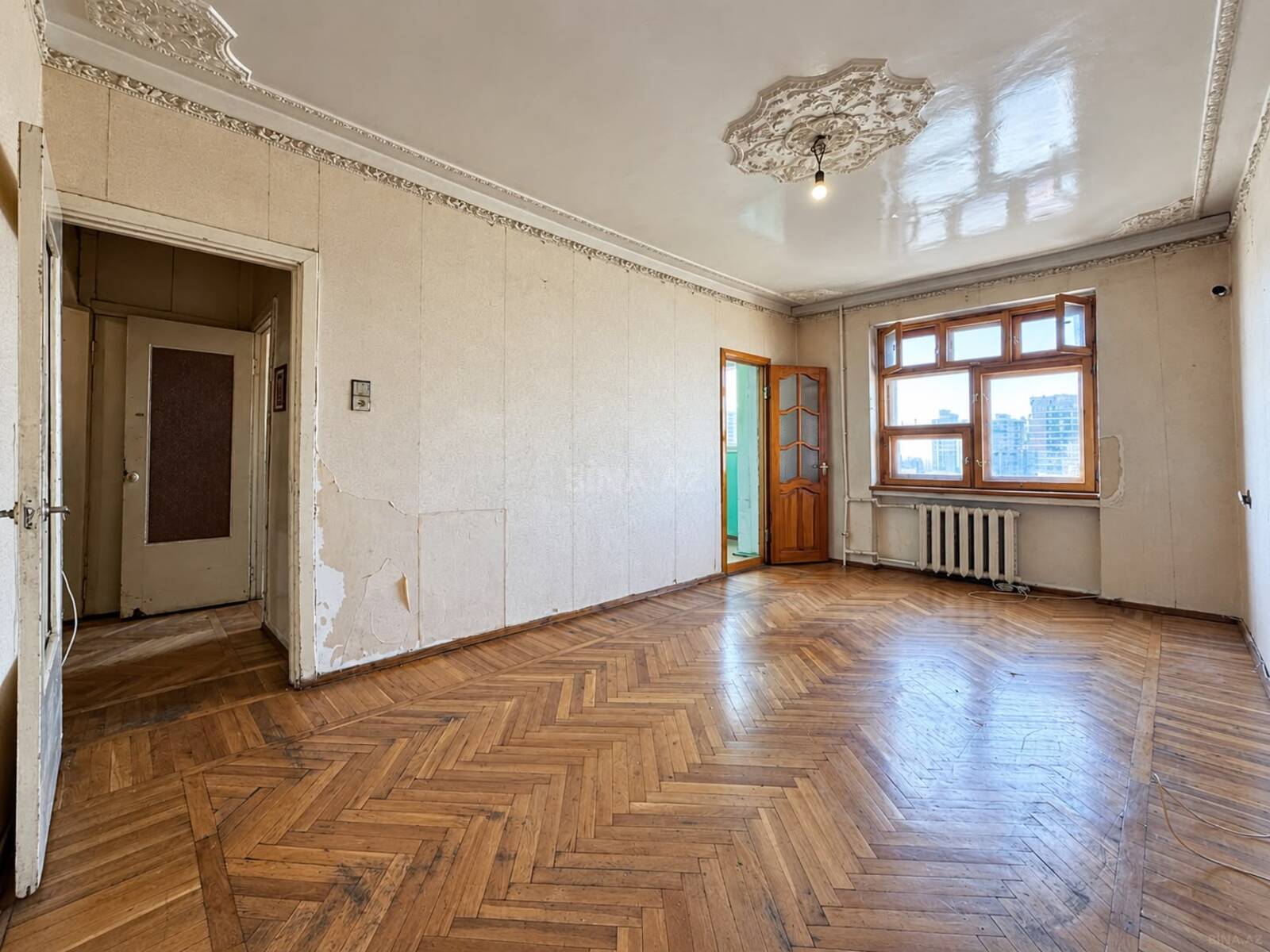 3 otaqlı Köhnə tikili, Qara Qarayev m., Bakı