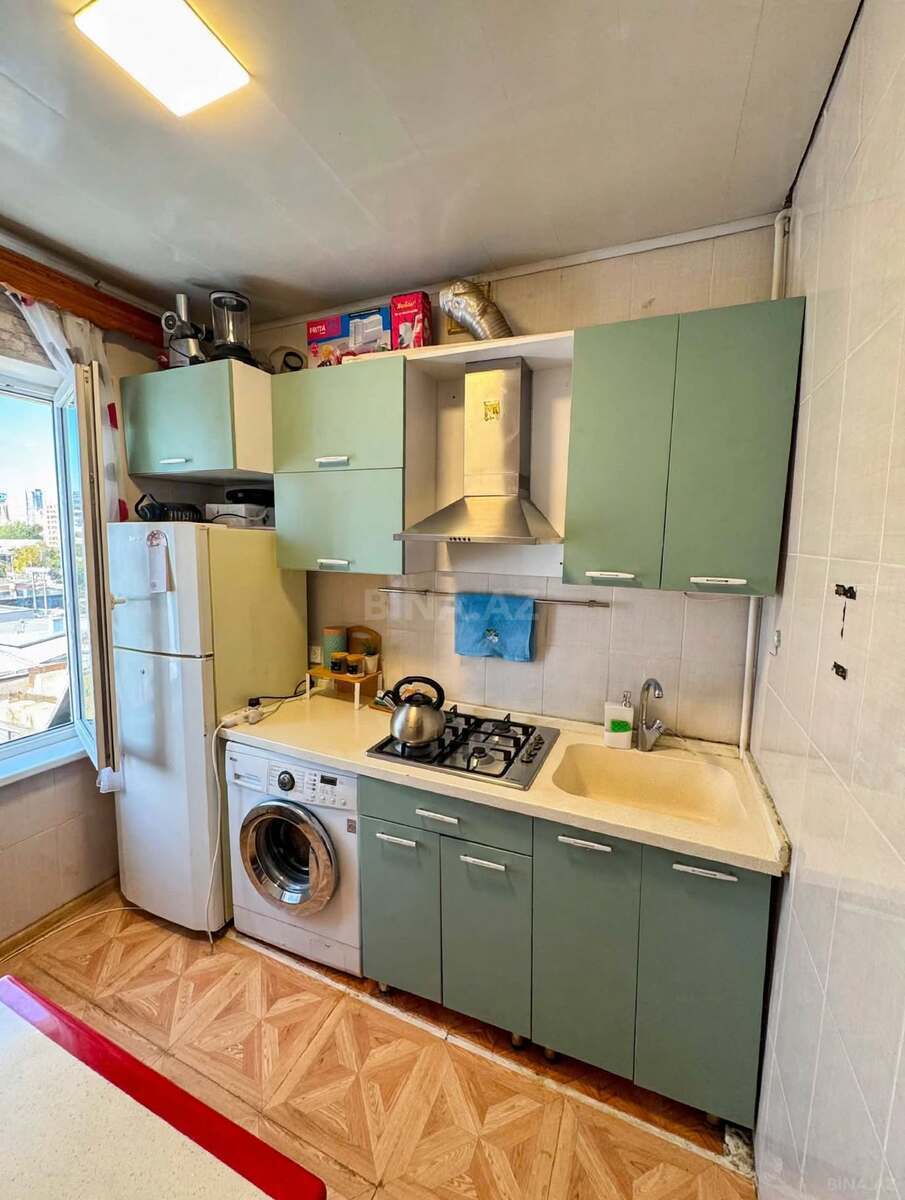 3 otaqlı Köhnə tikili, Neftçilər m., Bakı