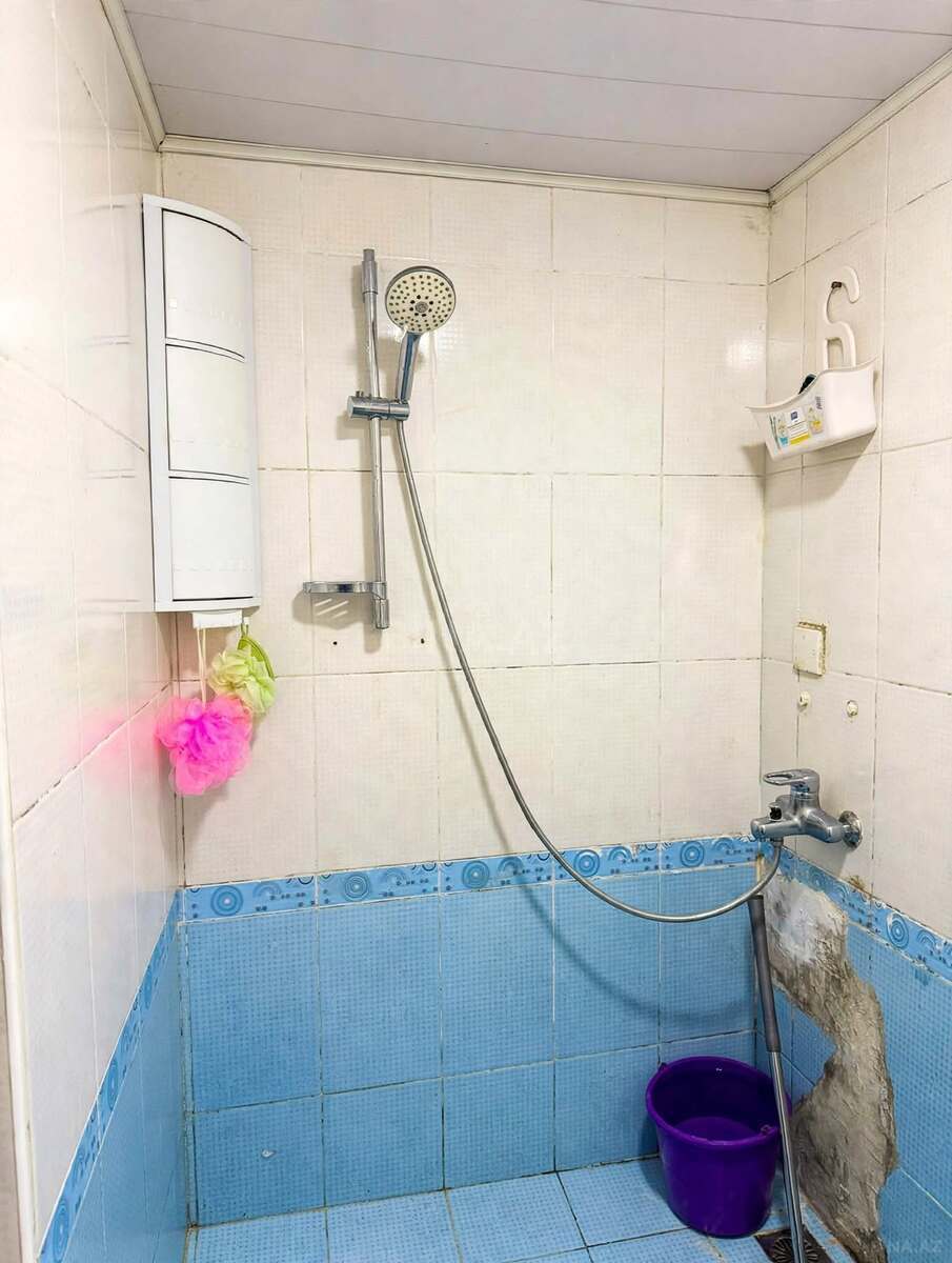 3 otaqlı Köhnə tikili, Neftçilər m., Bakı