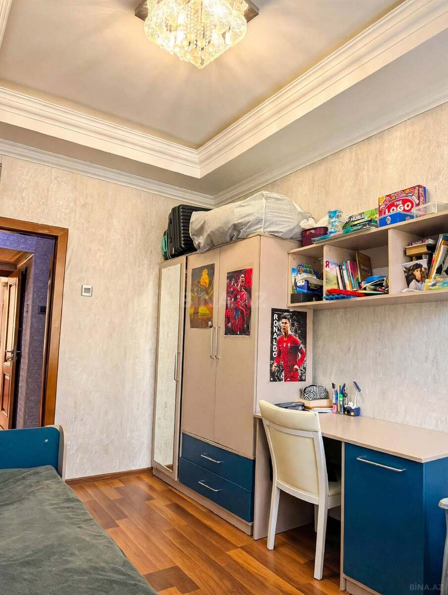 3 otaqlı Köhnə tikili, Neftçilər m., Bakı