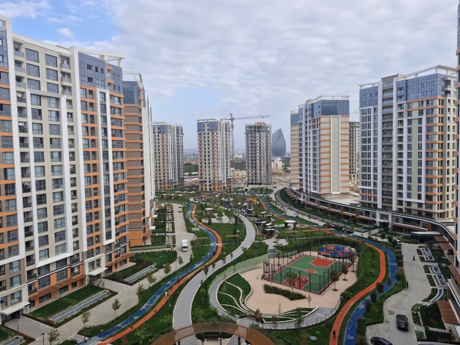 3 otaqlı Yeni tikili, Bakmil m., Bakı