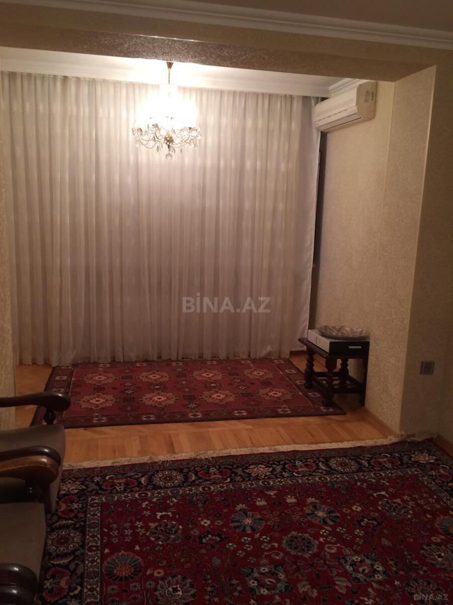 3 otaqlı Köhnə tikili, Elmlər Akademiyası m., Bakı