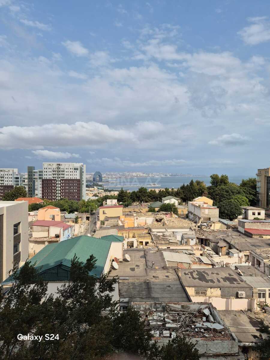 5 otaqlı Köhnə tikili, Elmlər Akademiyası m., Bakı