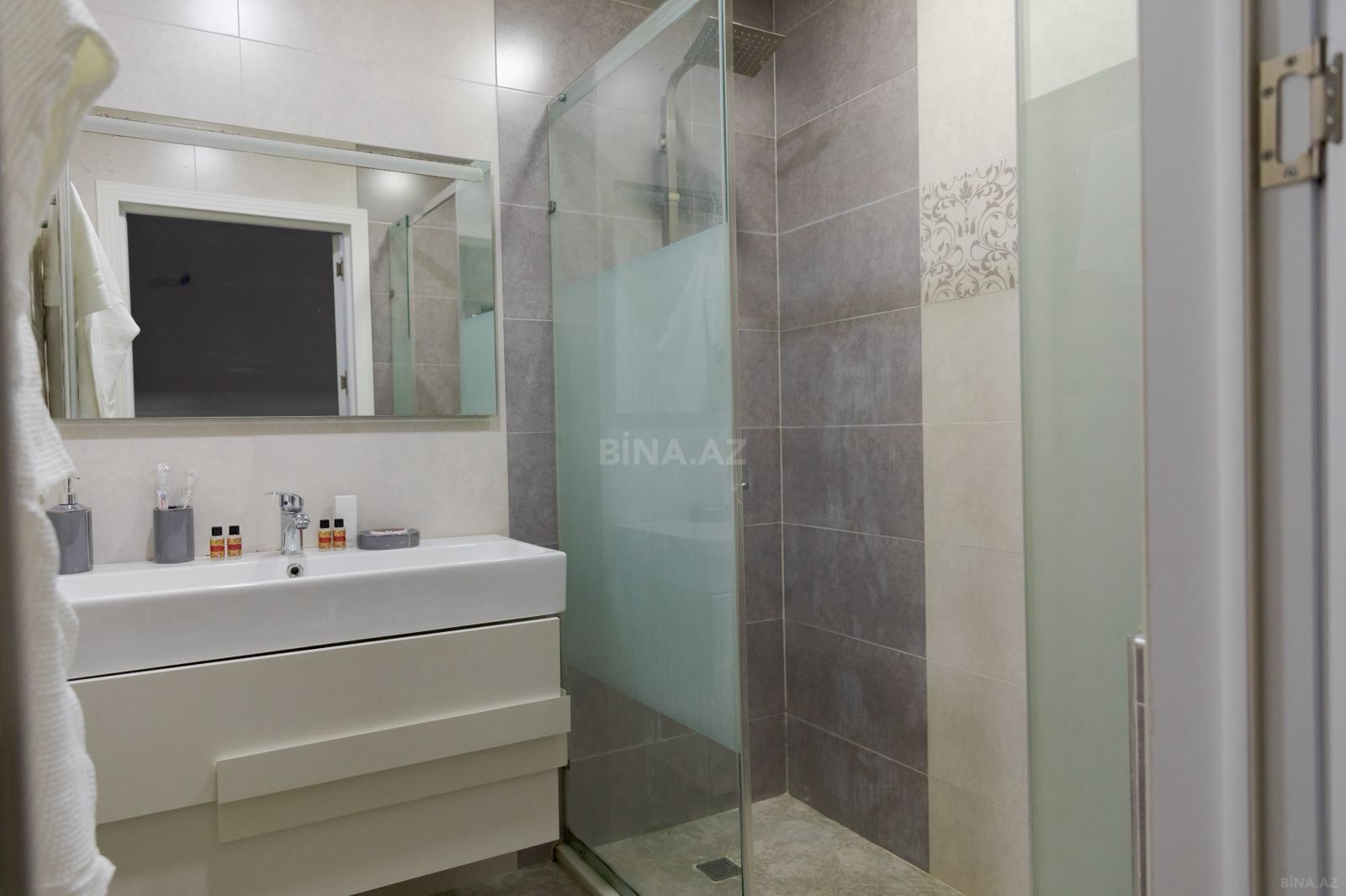 4 otaqlı Yeni tikili, 8 Noyabr m., Bakı