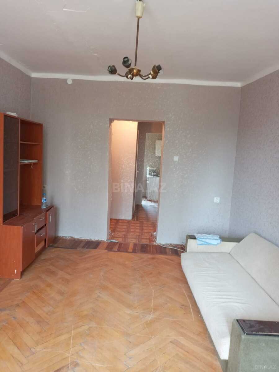3 otaqlı Köhnə tikili, Elmlər Akademiyası m., Bakı