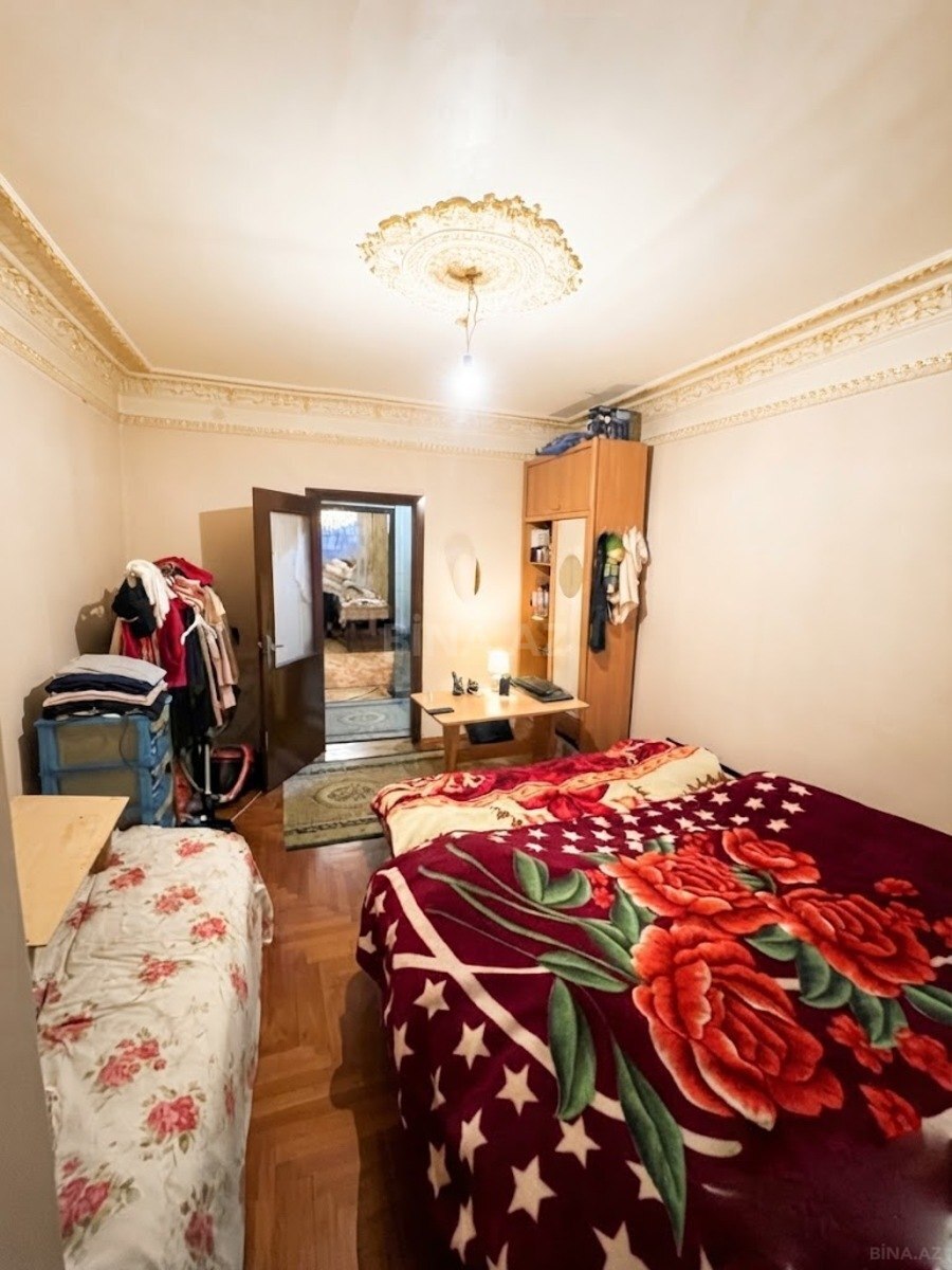 3 otaqlı Köhnə tikili, Xalqlar Dostluğu m., Bakı