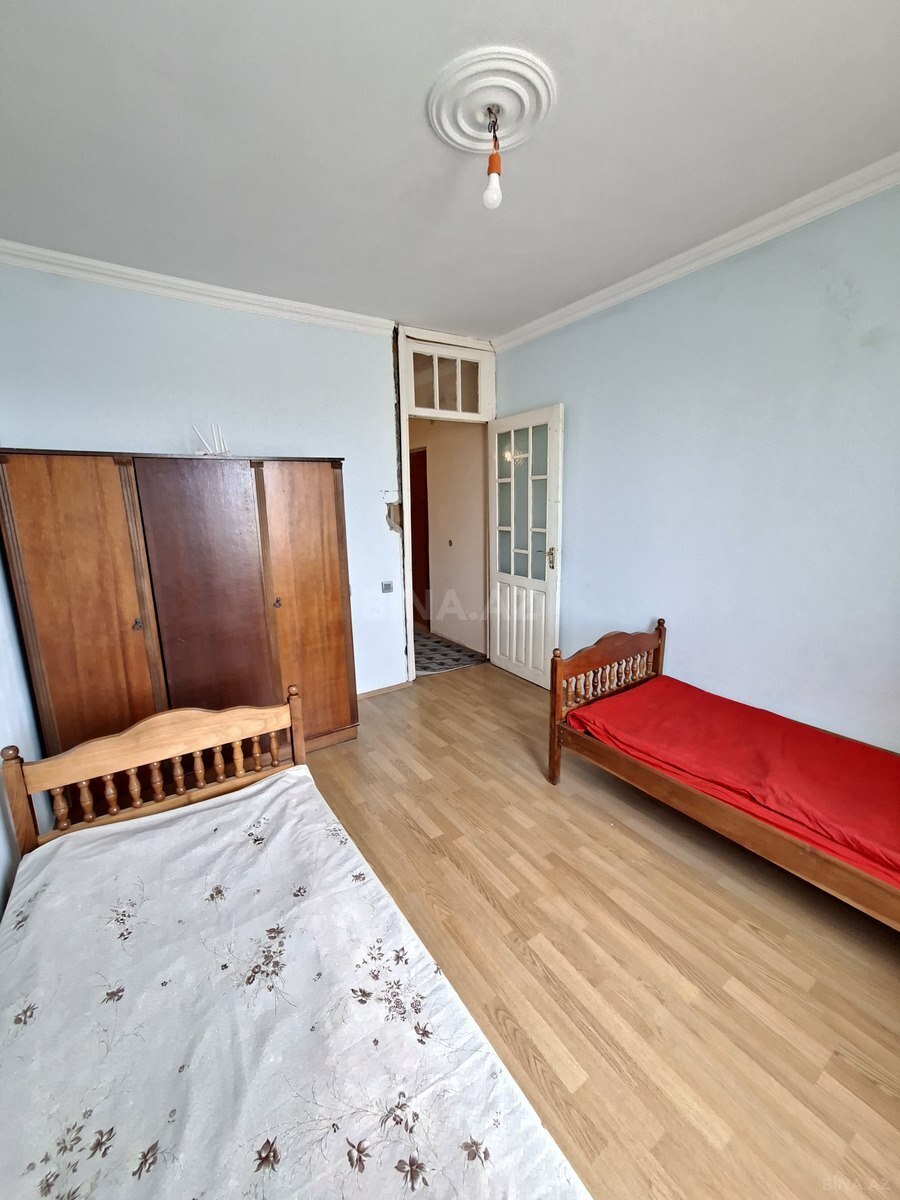 2 otaqlı Köhnə tikili, İnşaatçılar m., Bakı