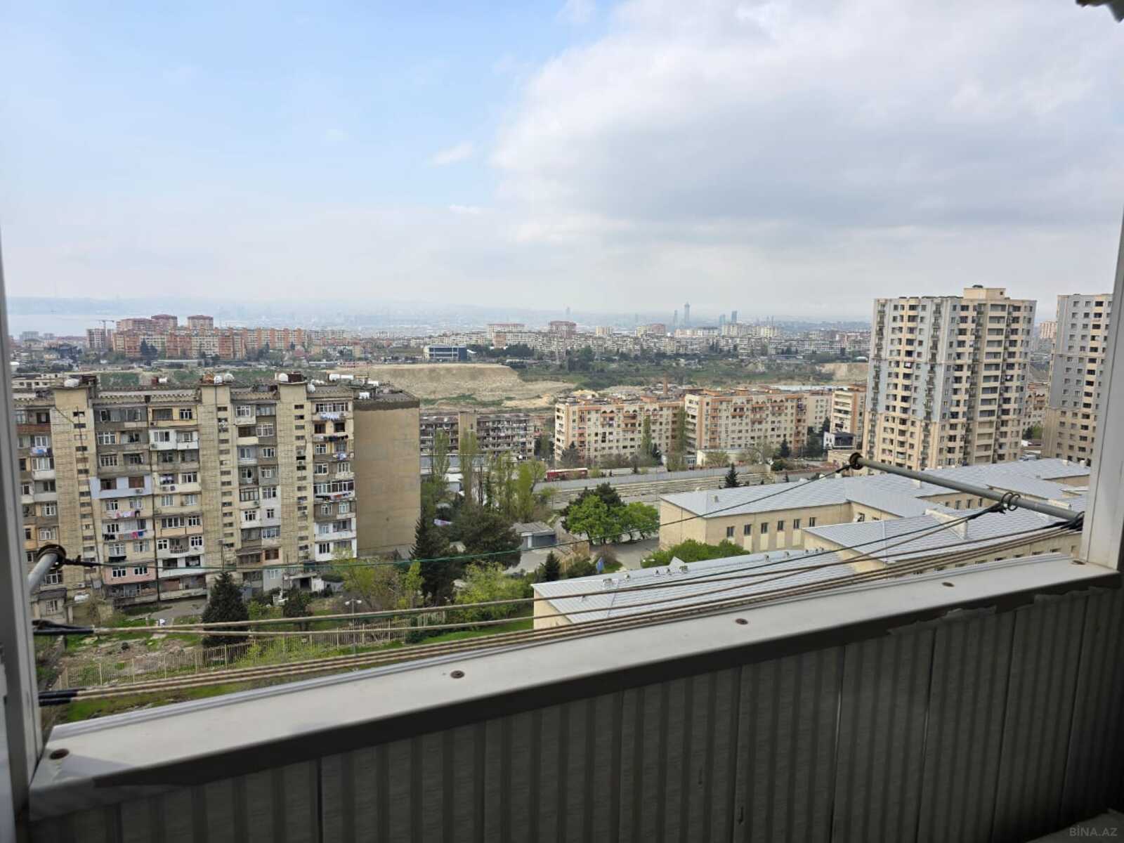 4 otaqlı Köhnə tikili, Yeni Günəşli q., Bakı