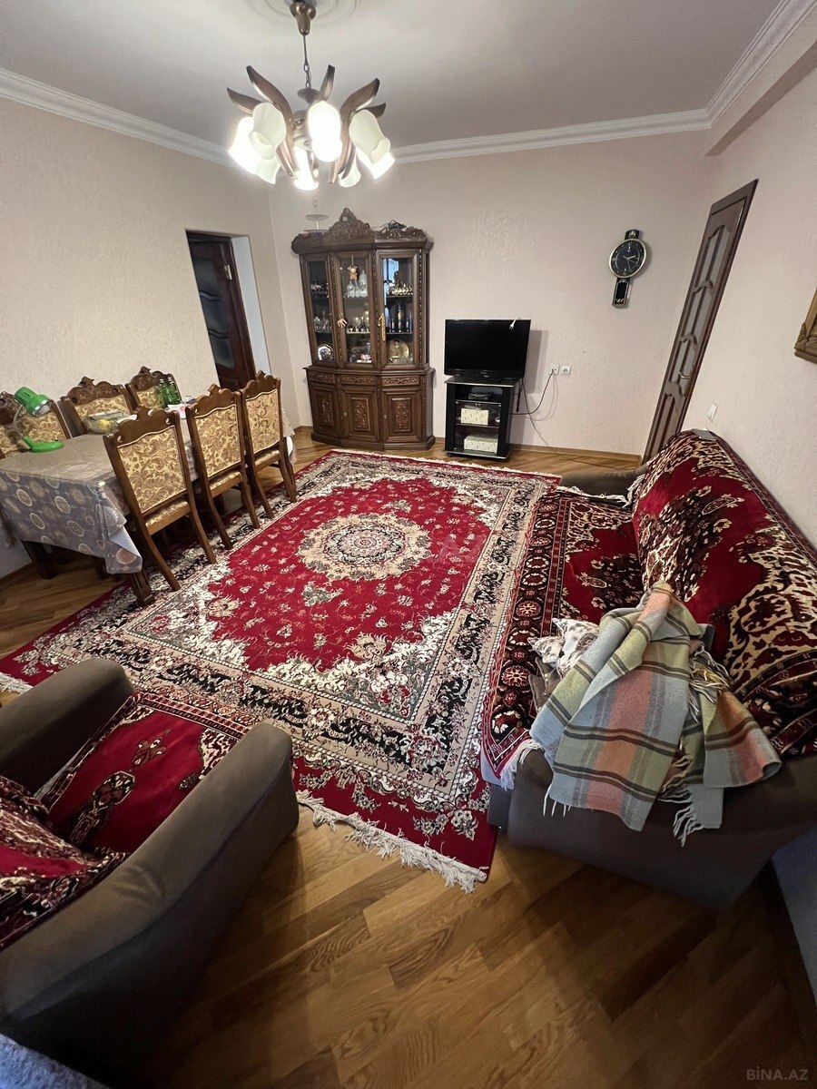 4 otaqlı Köhnə tikili, Azadlıq Prospekti m., Bakı