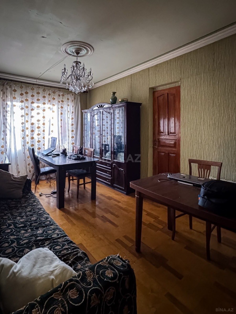 4 otaqlı Köhnə tikili, Həzi Aslanov m., Bakı