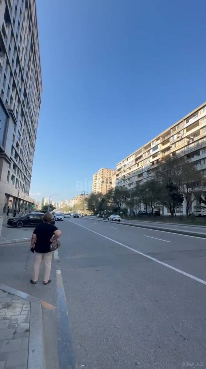 3 otaqlı Köhnə tikili, Həzi Aslanov m., Bakı