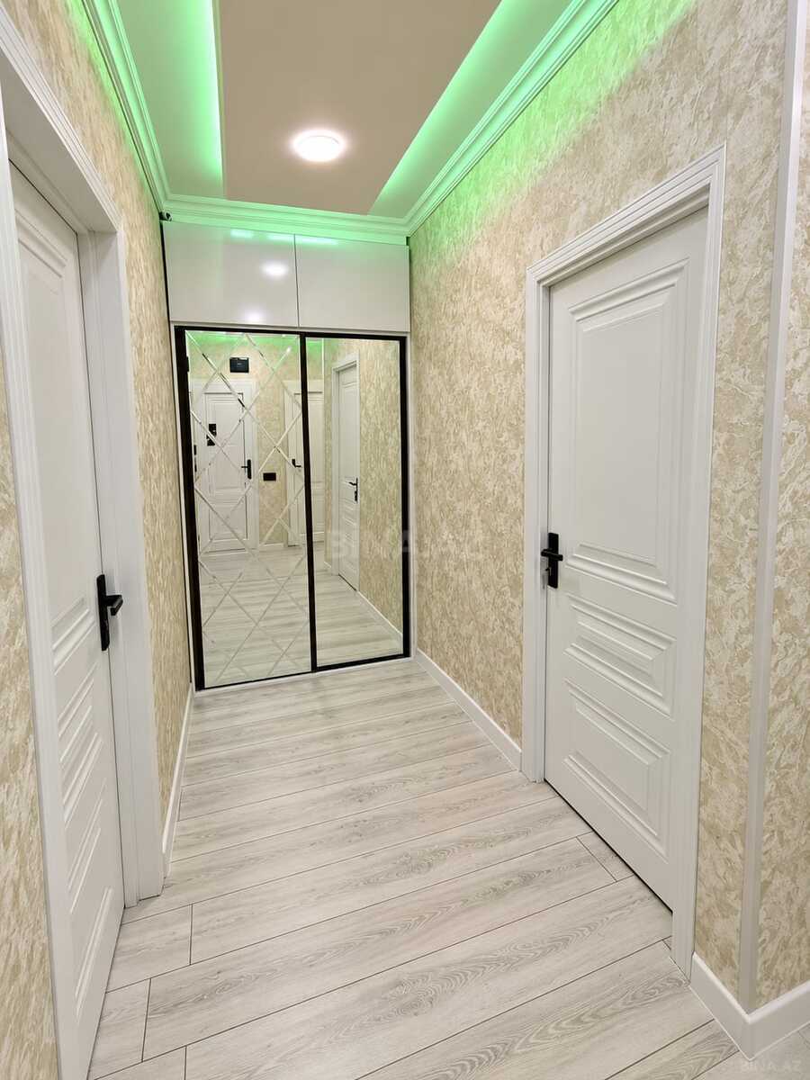 3 otaqlı Köhnə tikili, Bakıxanov q., Bakı