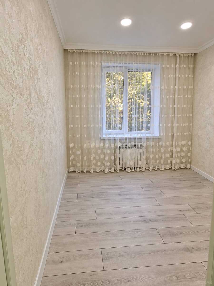 3 otaqlı Köhnə tikili, Bakıxanov q., Bakı