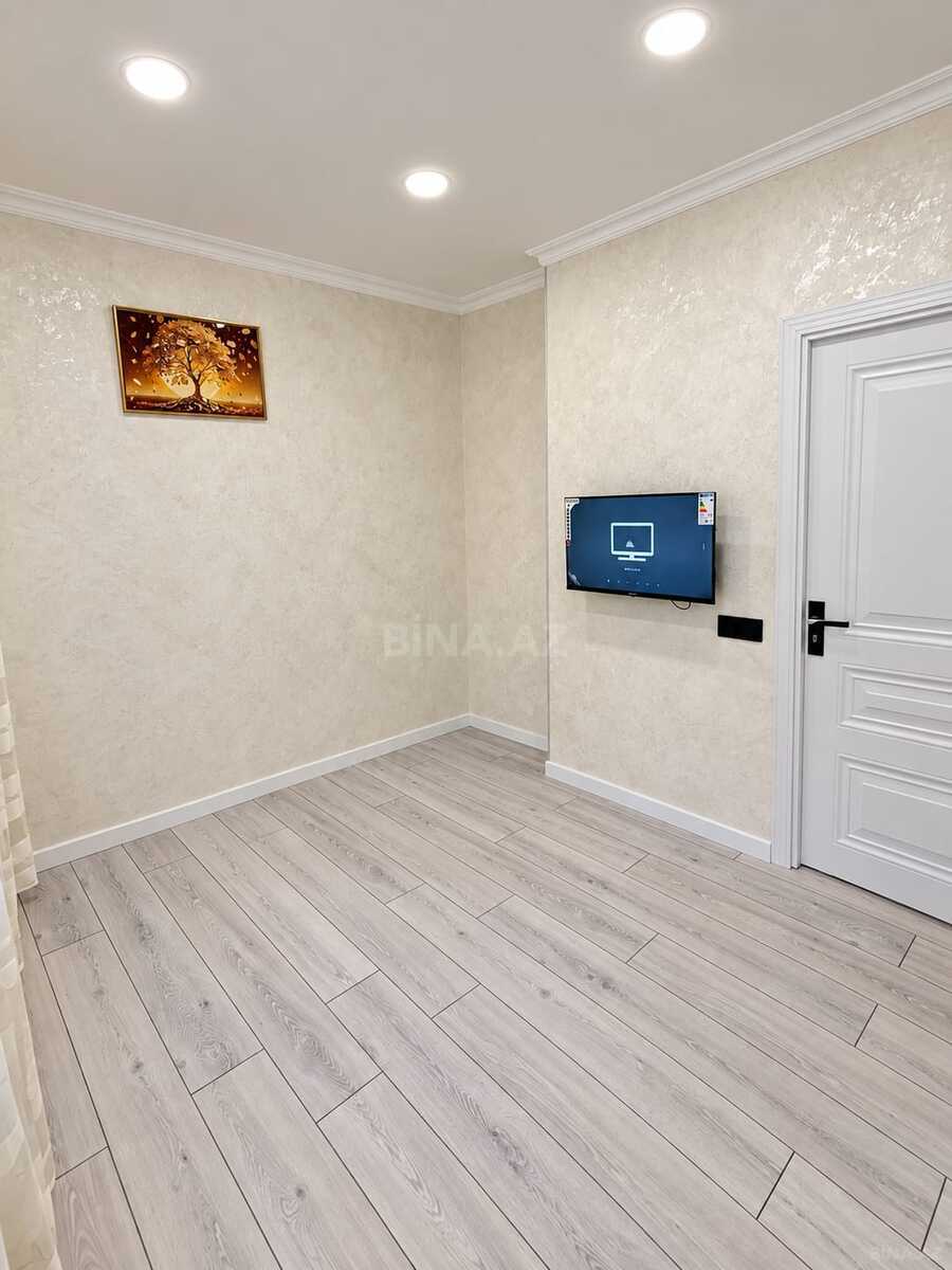 3 otaqlı Köhnə tikili, Bakıxanov q., Bakı