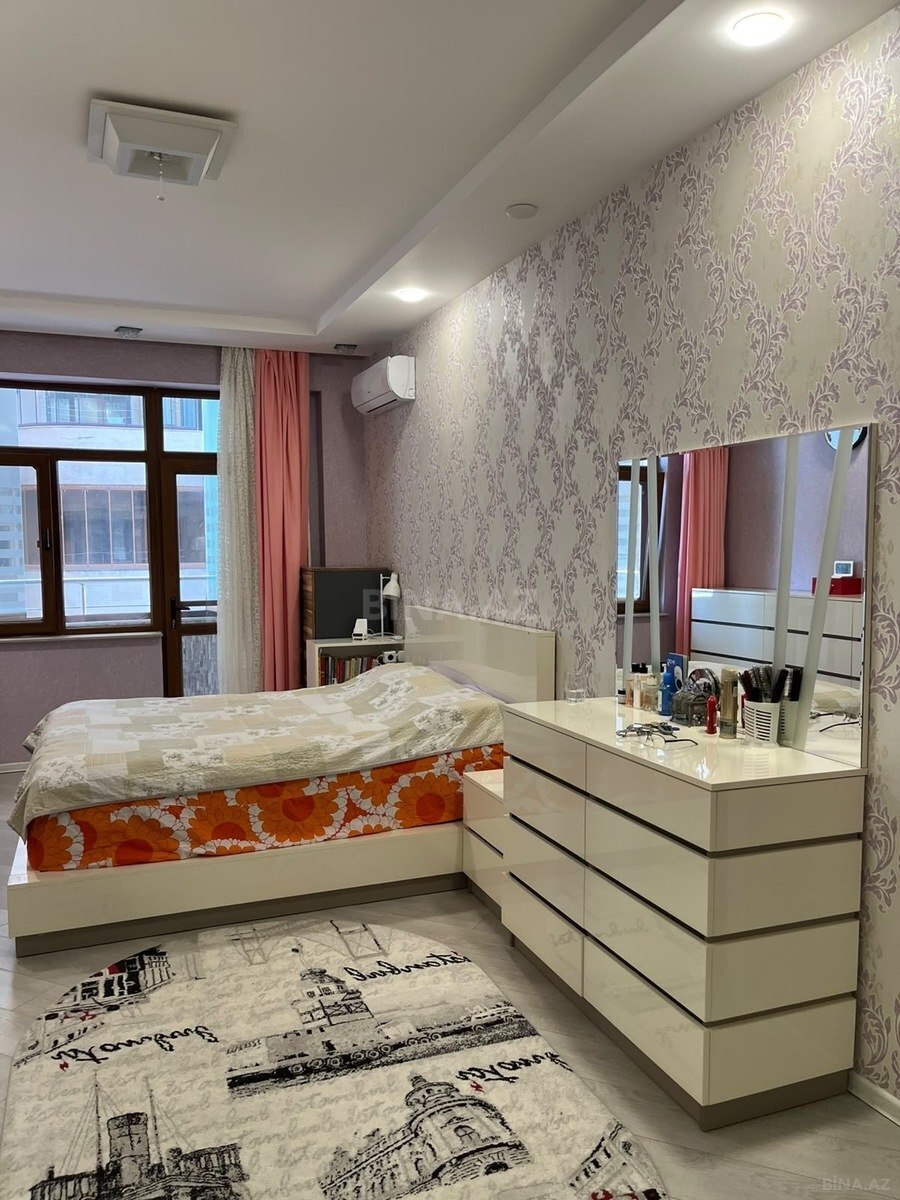 4 otaqlı Yeni tikili, Şah İsmayıl Xətai m., Bakı