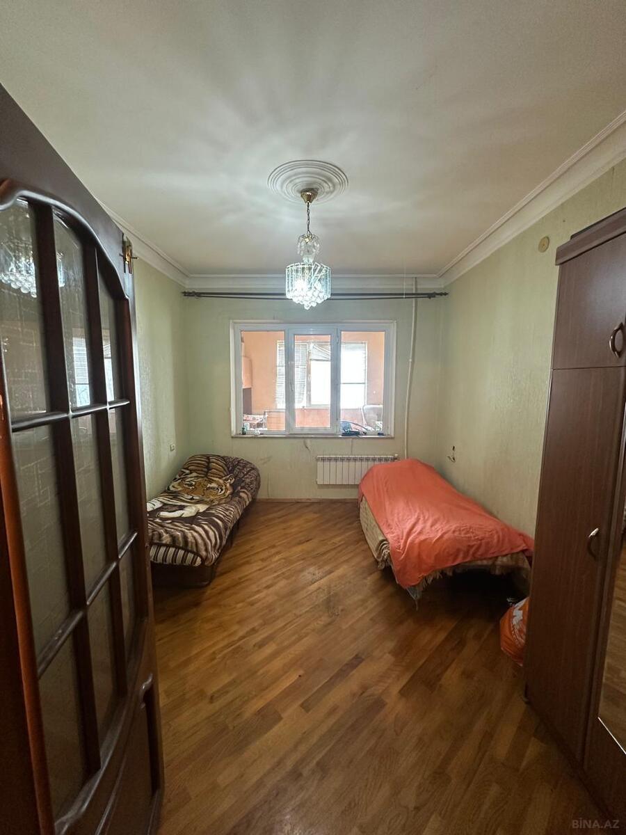 3 otaqlı Köhnə tikili, Elmlər Akademiyası m., Bakı