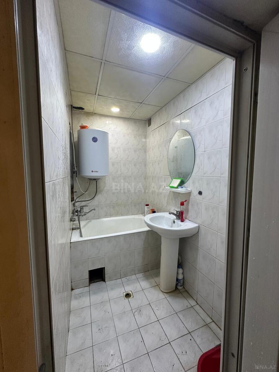 3 otaqlı Köhnə tikili, Elmlər Akademiyası m., Bakı