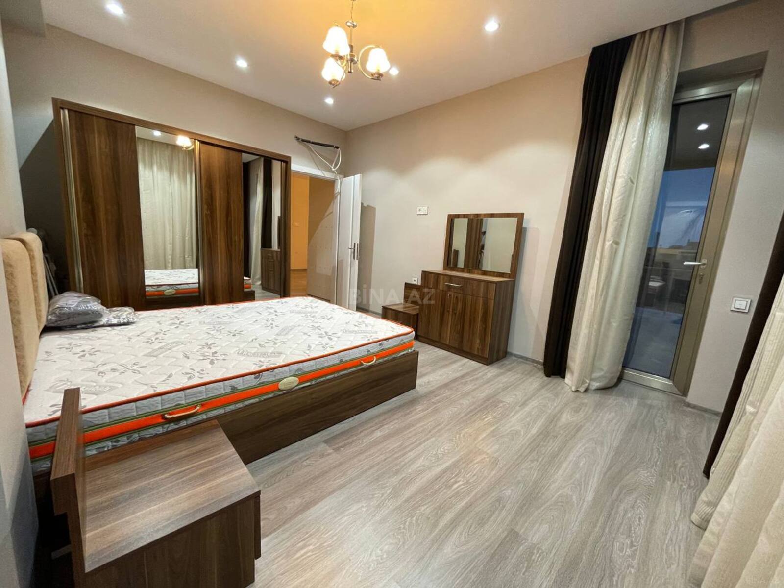 3 otaqlı Yeni tikili, Şıxov q., Bakı