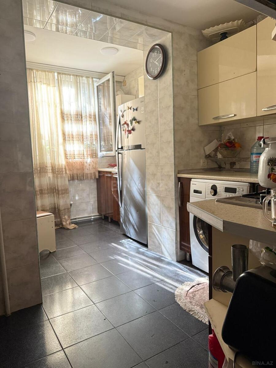 2 otaqlı Köhnə tikili, Elmlər Akademiyası m., Bakı
