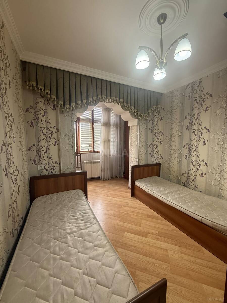 3 otaqlı Köhnə tikili, Xalqlar Dostluğu m., Bakı