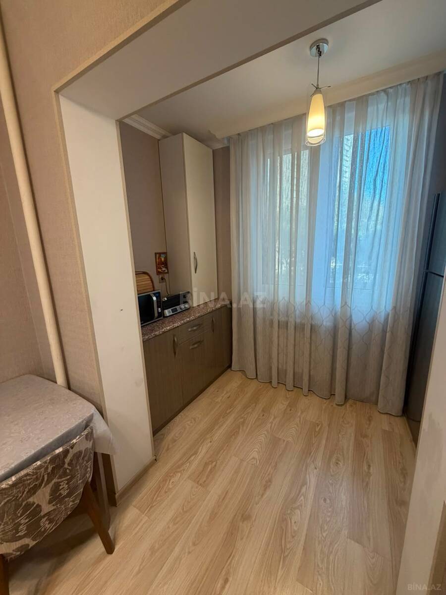 2 otaqlı Köhnə tikili, 8-ci mikrorayon q., Bakı