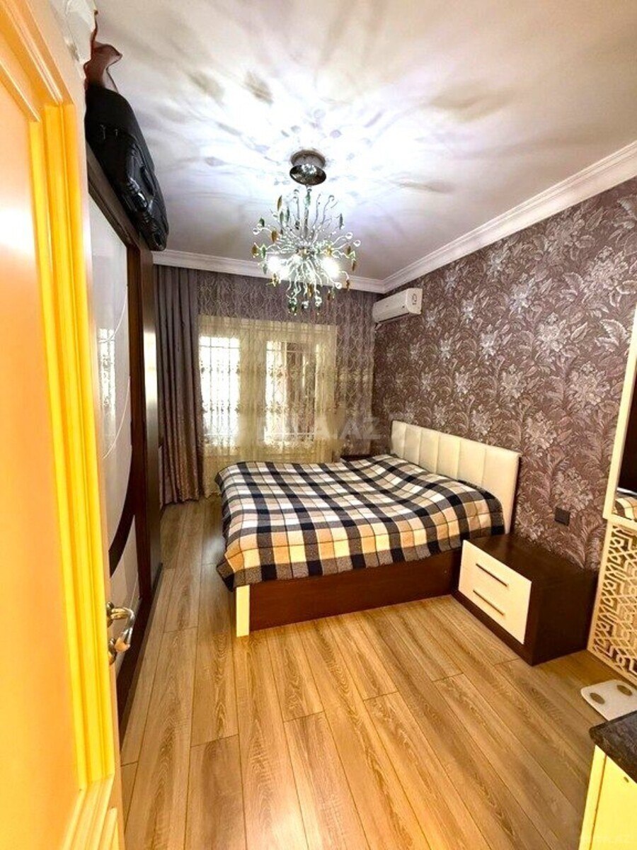 3 otaqlı Köhnə tikili, Gənclik m., Bakı