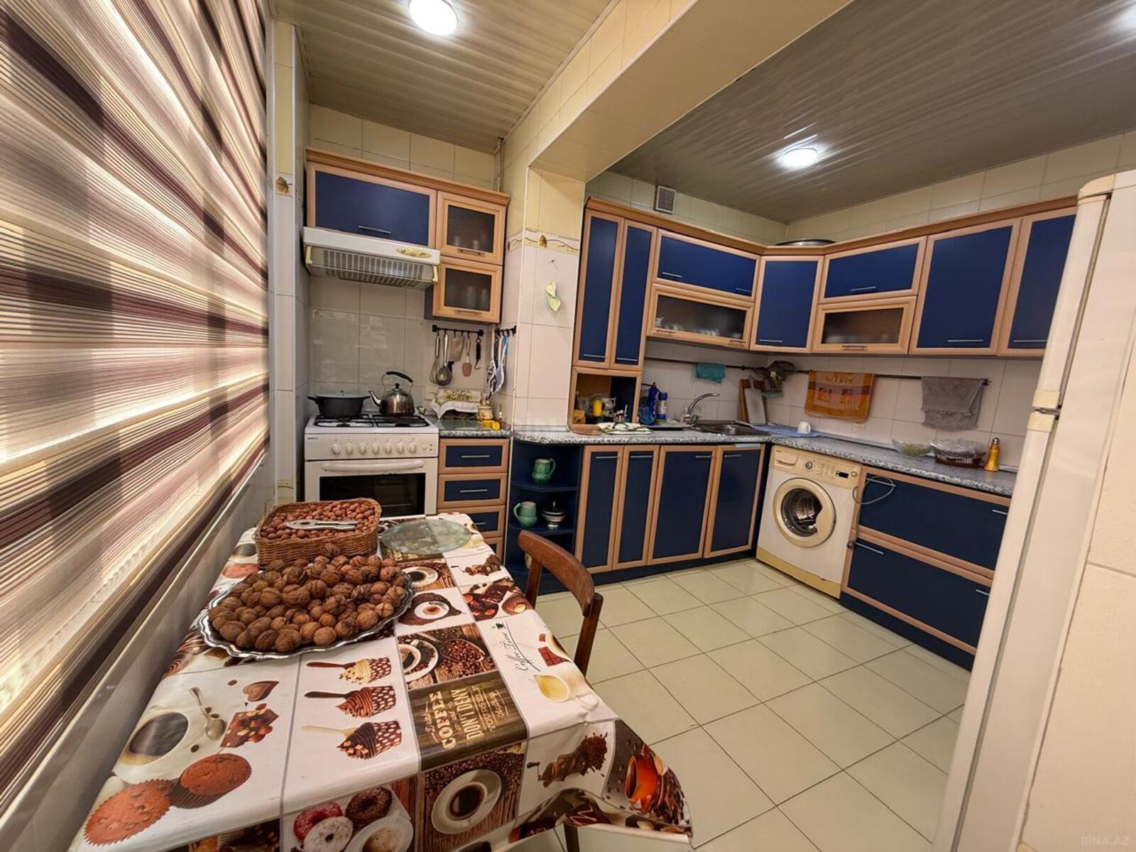 4 otaqlı Köhnə tikili, Əhmədli q., Bakı