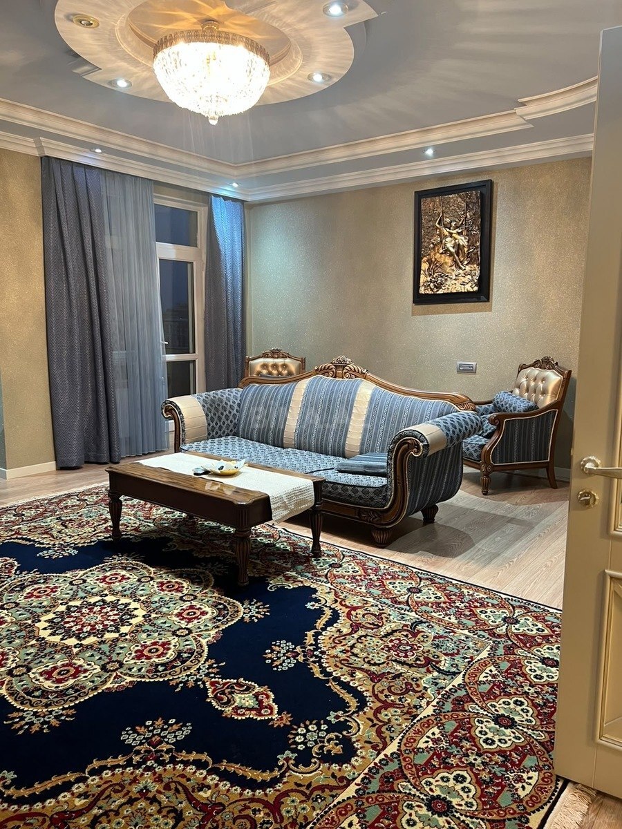 4 otaqlı Yeni tikili, Şah İsmayıl Xətai m., Bakı