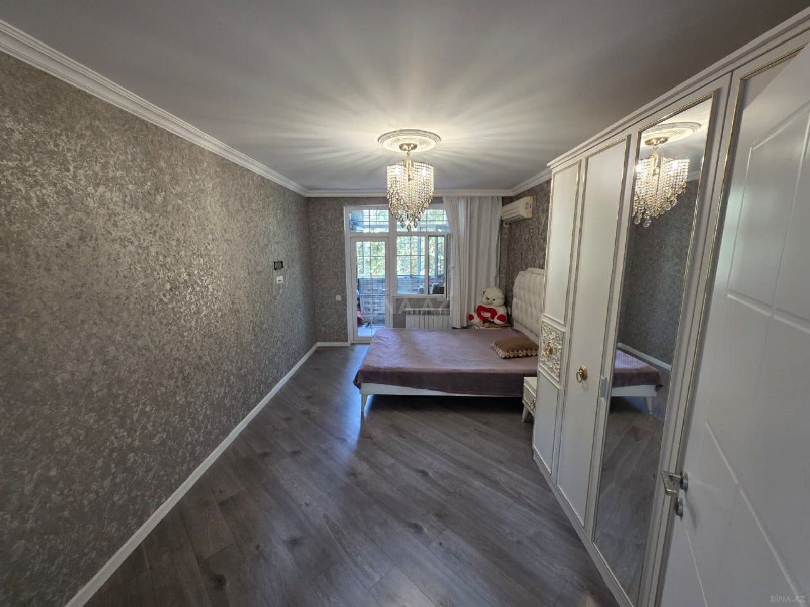 3 otaqlı Köhnə tikili, Neftçilər m., Bakı