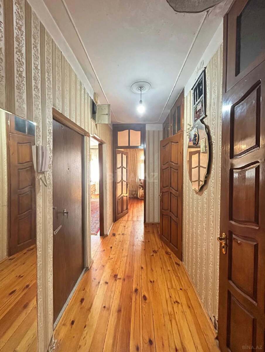 3 otaqlı Köhnə tikili, Neftçilər m., Bakı
