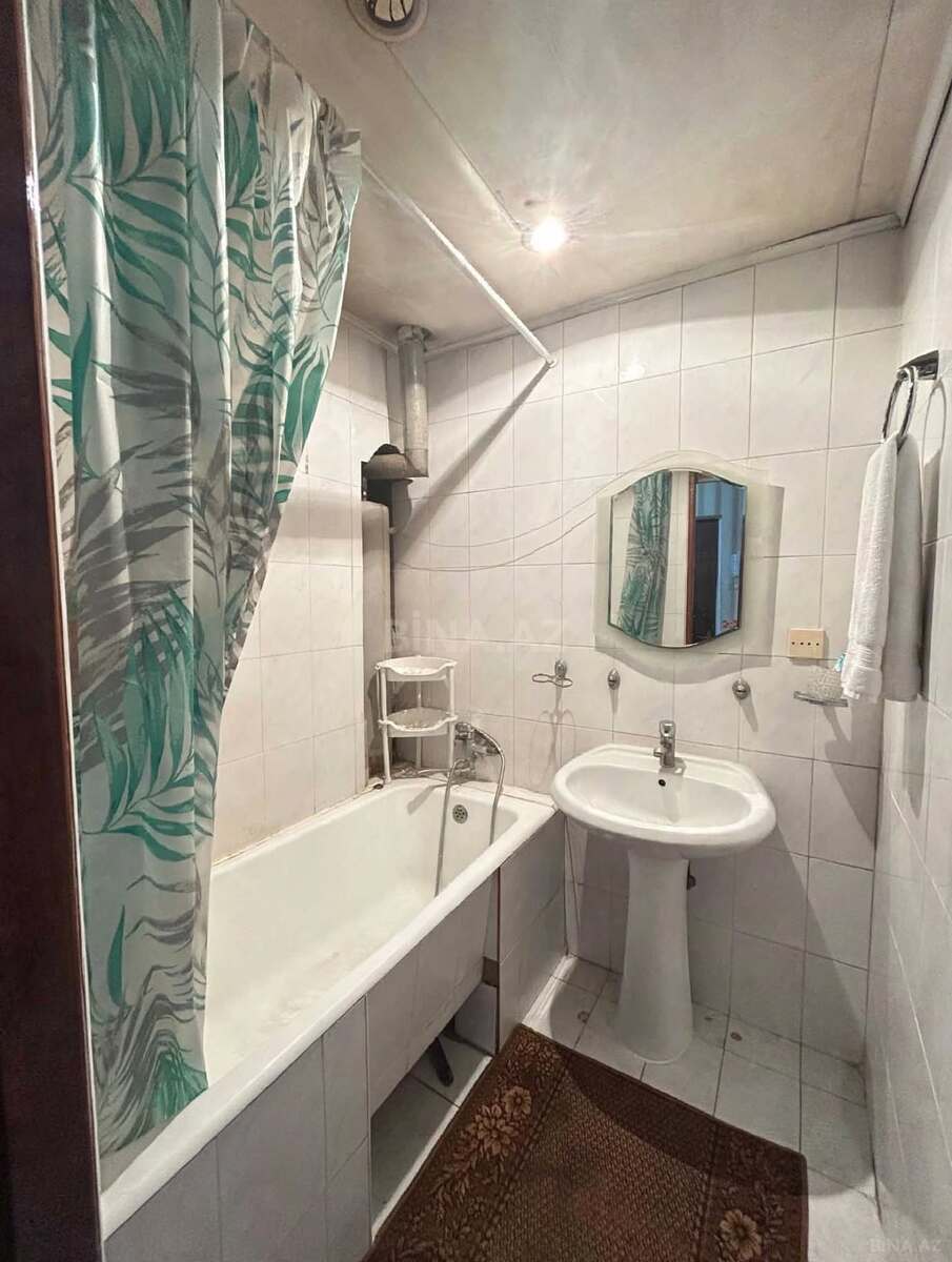 3 otaqlı Köhnə tikili, Neftçilər m., Bakı