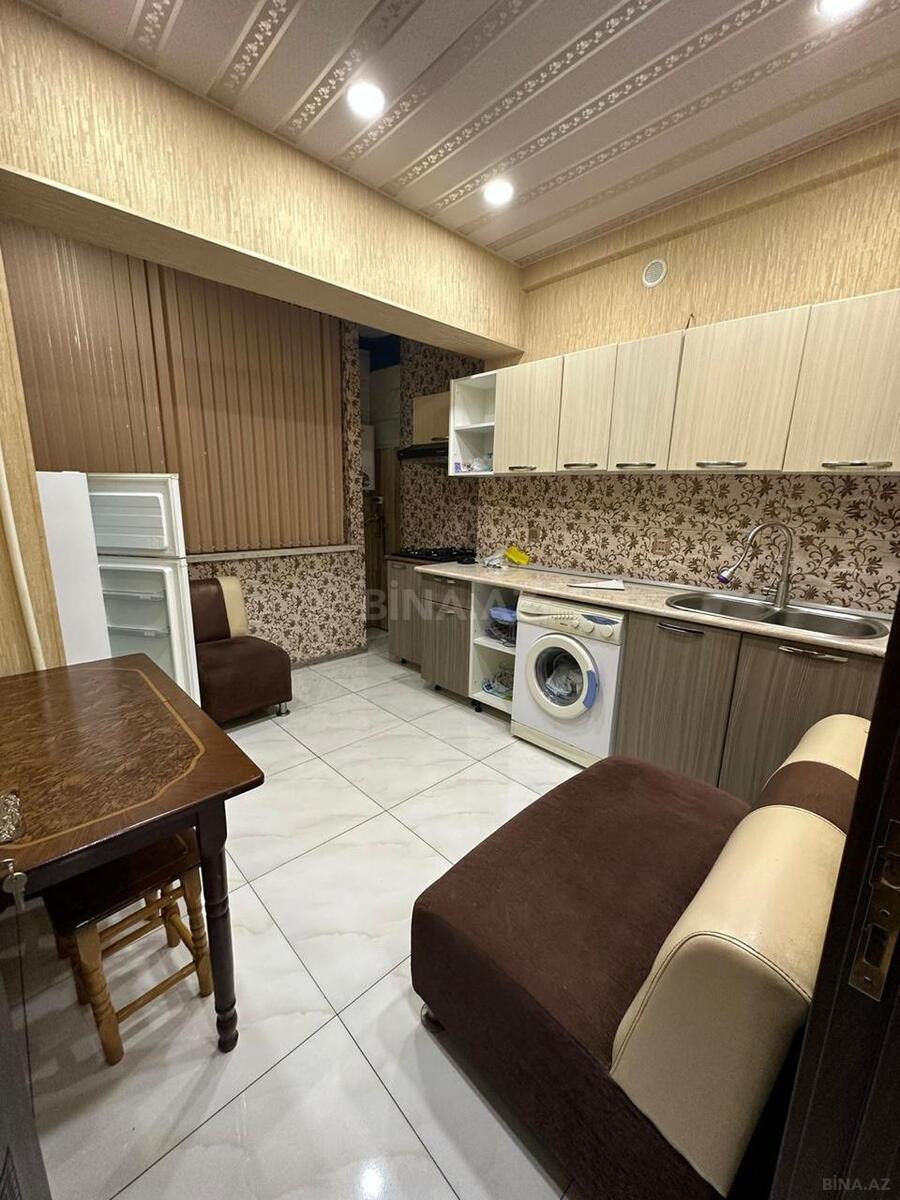 5 otaqlı Köhnə tikili, Xalqlar Dostluğu m., Bakı